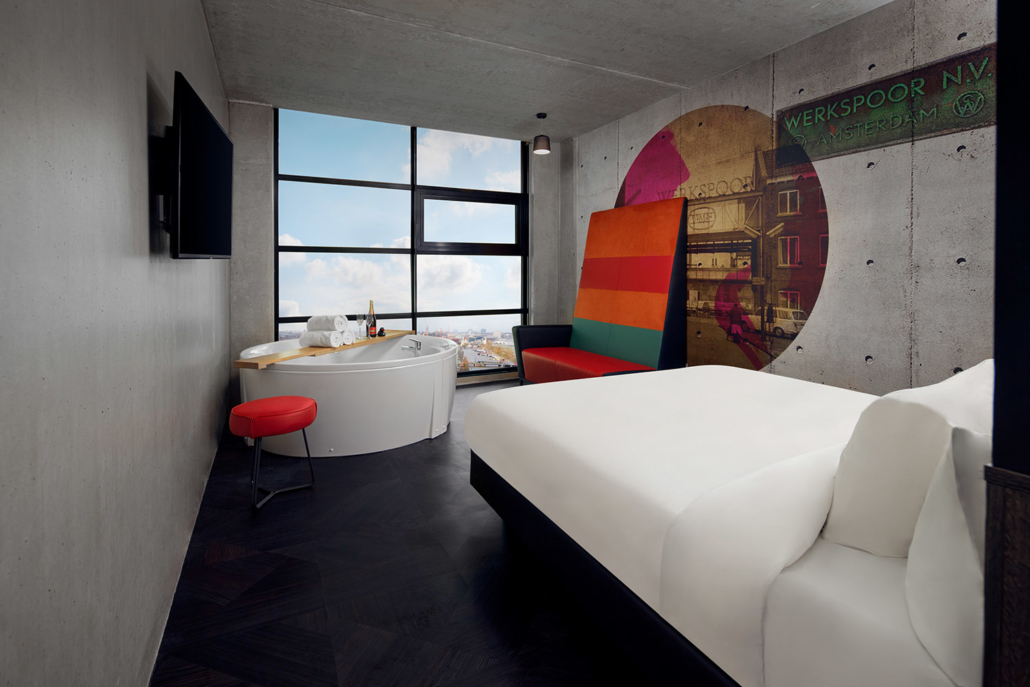 Inntel Hotels Amsterdam Landmark - 4 star wellness hotel room whirlpool