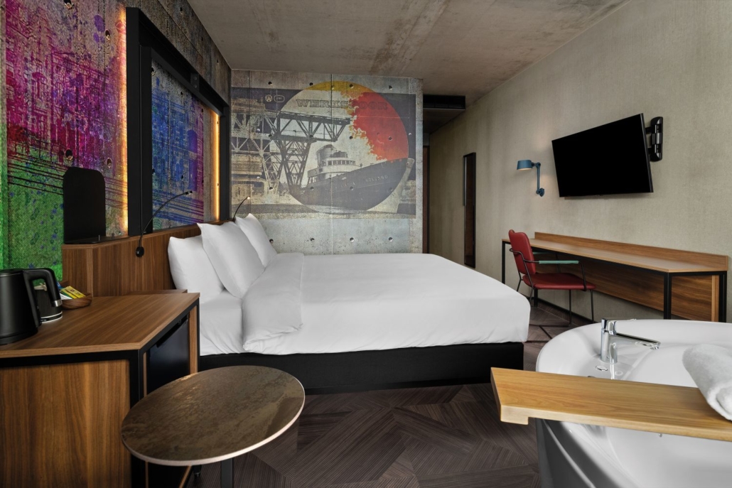 Inntel Hotels Amsterdam Landmark - 4 star wellness hotel room whirlpool